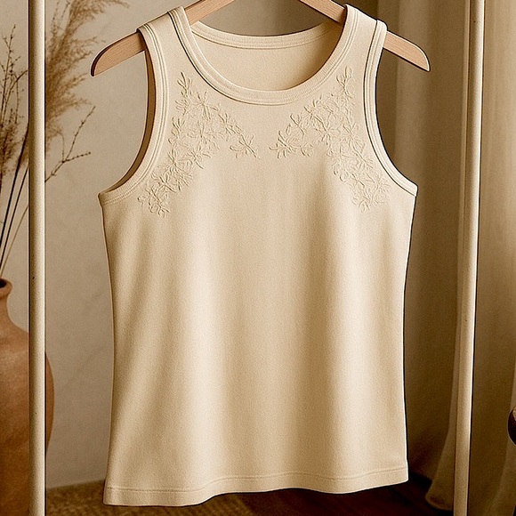 TORRID Ribbed High Neck Tank w/ Pretty Detailing Around Neck‎ NWT - Picture 2 of 6